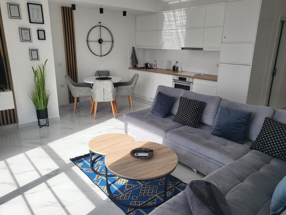 Stella Apartment Sarandë エクステリア 写真